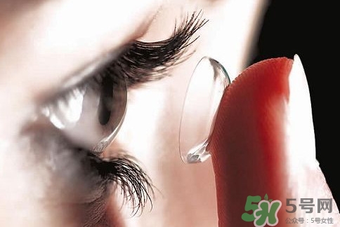 隱形眼鏡一天能戴多久？隱形眼鏡多久更換一次？