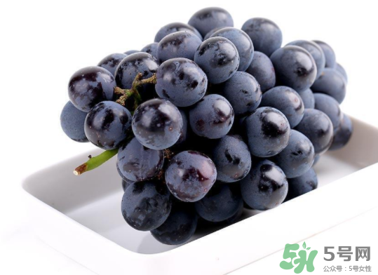 夏黑葡萄為什么掉色？夏黑葡萄怎么會染色？
