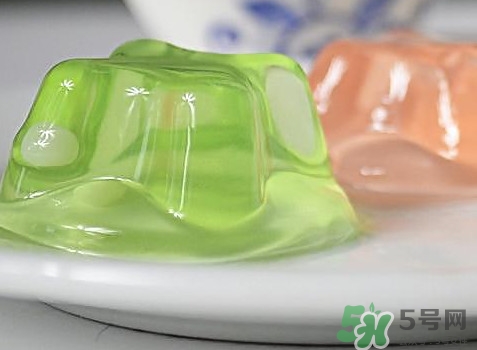 吉利丁片用冷水泡多久？吉利丁片做果凍的比例