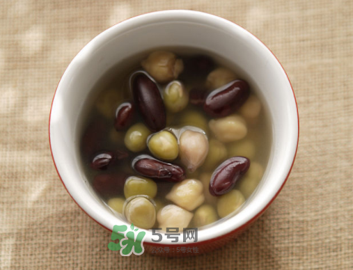 三伏天可以喝綠豆湯嗎？三伏天是喝綠豆湯還是喝生姜水？