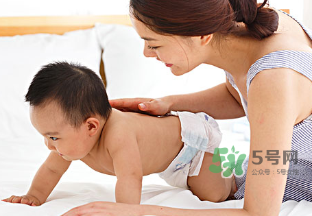 剖腹產(chǎn)后催乳按摩方法 剖腹產(chǎn)怎么催乳好？