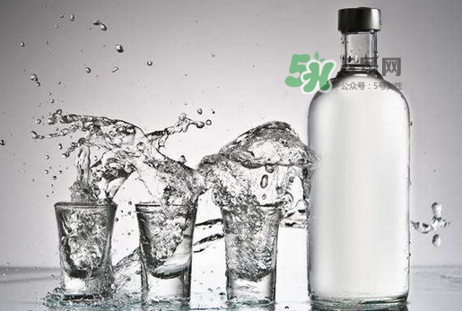 白酒加可樂是春藥？白酒加可樂喝了會(huì)怎樣？