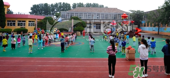 寶寶不去幼兒園怎么辦？寶寶不去幼兒園哭鬧怎么勸導(dǎo)？