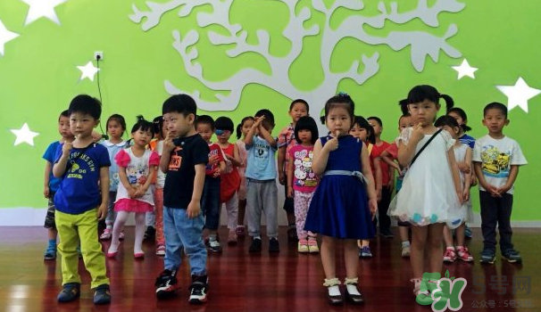 寶寶不去幼兒園怎么辦？寶寶不去幼兒園哭鬧怎么勸導(dǎo)？