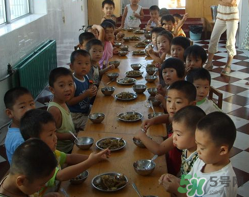 寶寶不去幼兒園可以嗎？寶寶可以不上幼兒園嗎？