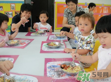 寶寶不去幼兒園可以嗎？寶寶可以不上幼兒園嗎？