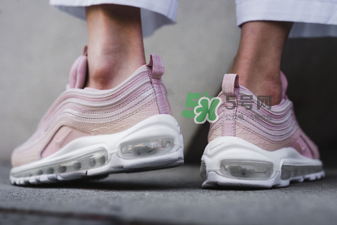 nike air max 97粉色蛇皮怎么樣_上腳效果好看嗎？