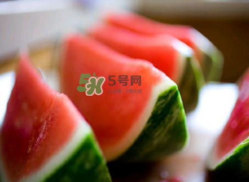 三伏天坐月子可以吃西瓜嗎？三伏天坐月子吃西瓜好嗎？