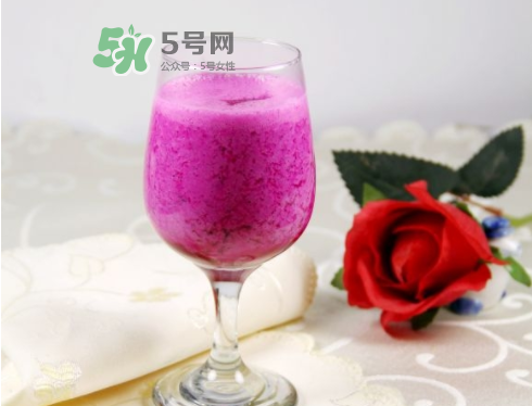 紅心火龍果能和酸奶一起吃嗎？紅心火龍果和酸奶榨汁好嗎？