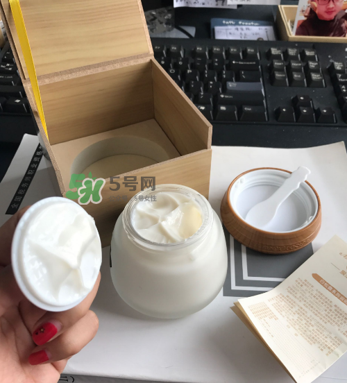 膜法世家白松露睡眠面膜怎么樣？膜法世家睡眠面膜好用嗎？