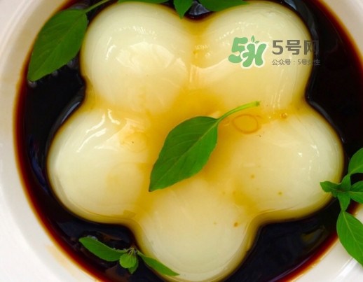 涼糕是什么做的？涼糕要用清水泡多久