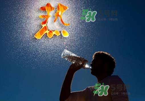 七月份熱還是八月份熱？2017年7月份熱還是8月份熱？