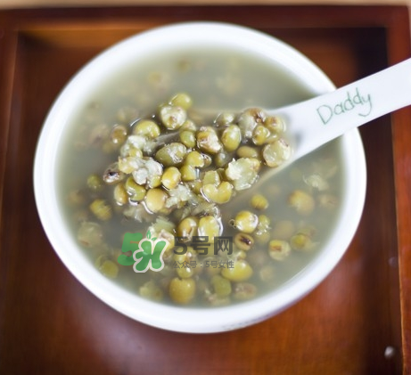 寶寶能喝綠豆水嗎？寶寶能喝綠豆湯嗎？