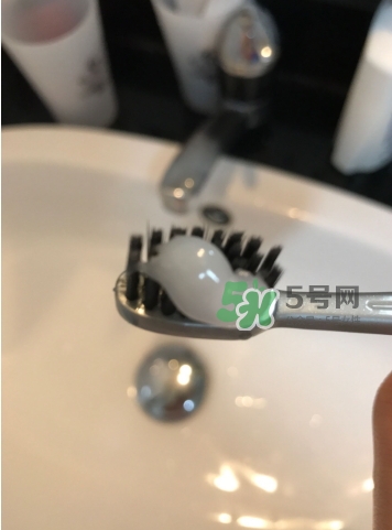 lg竹鹽牙膏怎么樣？lg竹鹽按壓牙膏怎么用？