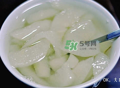 梨子冰糖可以治咳嗽嗎？梨子冰糖水止咳嗎