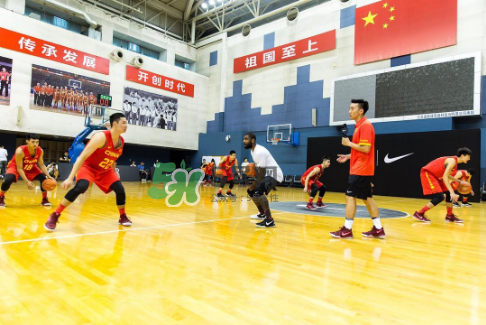 歐文同款黑白鴛鴦夜光kyrie 3怎么定制_在哪里買？