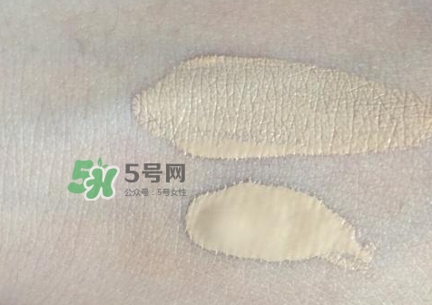 硅膠粉撲和海綿粉撲哪個好？硅膠粉撲和美妝蛋哪個好