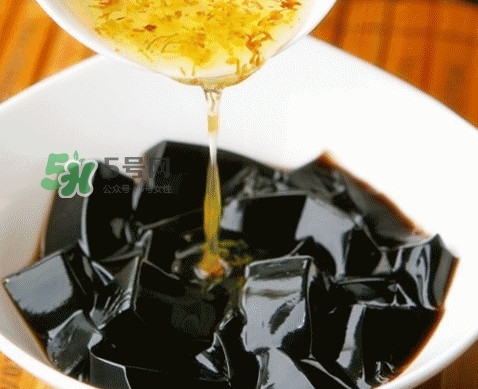 龜苓膏男人能吃嗎？龜苓膏吃多了會(huì)怎么樣