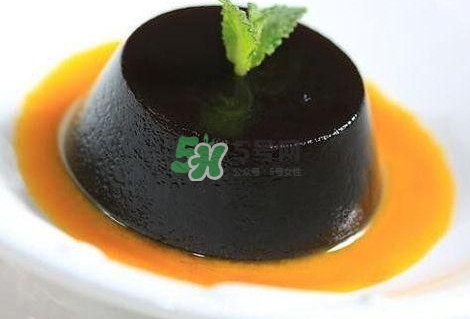龜苓膏男人能吃嗎？龜苓膏吃多了會(huì)怎么樣