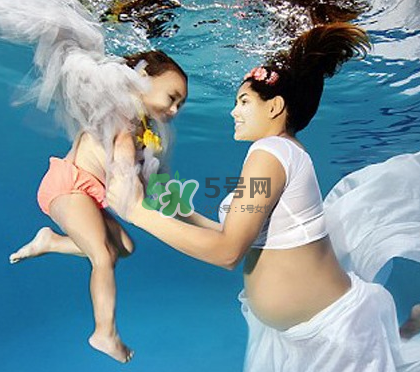 家里有寵物狗對(duì)孕婦好嗎？懷孕了家里有寵物要緊嗎？