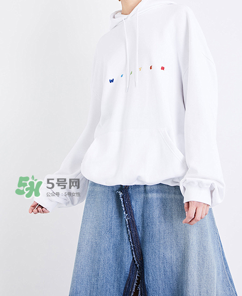 vetements sweater衛(wèi)衣多少錢(qián)_在哪買(mǎi)？