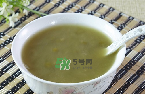 喝完啤酒可以喝綠豆湯嗎？啤酒和綠豆湯能一起喝嗎？
