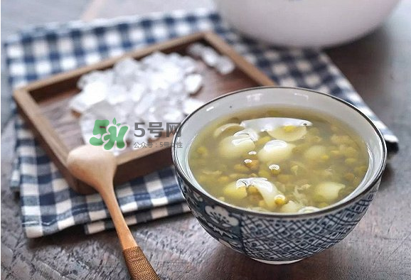 綠豆湯和西瓜可以同時(shí)吃嗎？綠豆湯可以和西瓜一起吃嗎？