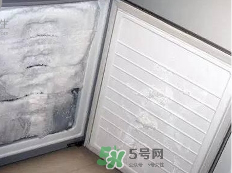 冰箱夏天溫度應(yīng)該調(diào)到幾檔？冰箱里面冰太多怎么辦