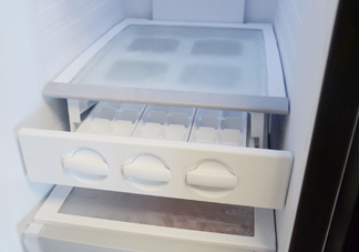 冰箱夏天溫度應(yīng)該調(diào)到幾檔？冰箱里面冰太多怎么辦