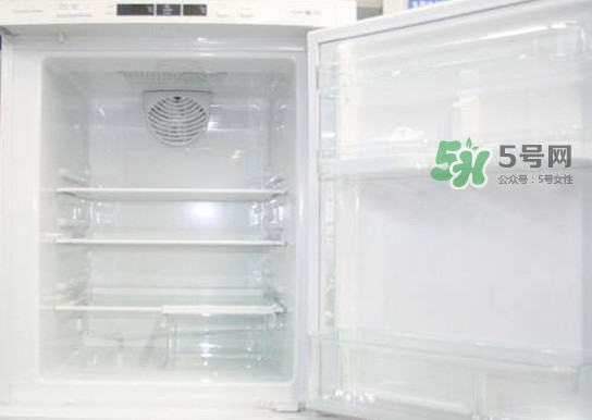 冰箱夏天溫度應(yīng)該調(diào)到幾檔？冰箱里面冰太多怎么辦