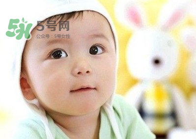 6個(gè)月寶寶不能喝水嗎？寶寶多大可以喝水呢？