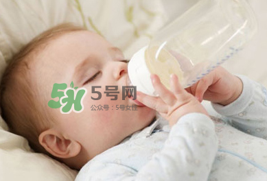 6個(gè)月寶寶不能喝水嗎？寶寶多大可以喝水呢？
