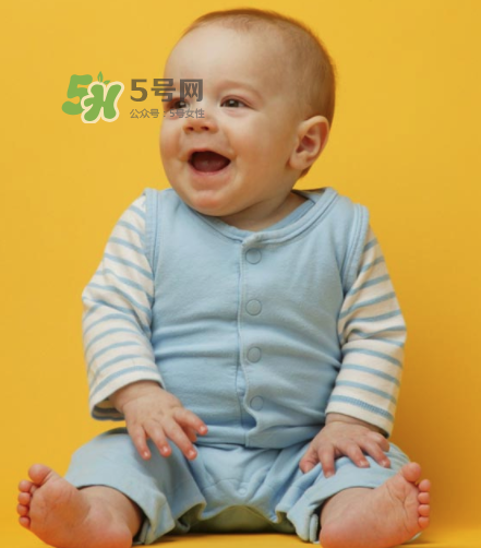 6個(gè)月寶寶不能喝水嗎？寶寶多大可以喝水呢？