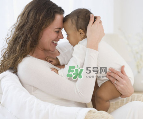 哺乳期上火對(duì)寶寶有什么影響？哺乳期上火會(huì)影響寶寶上火嗎？