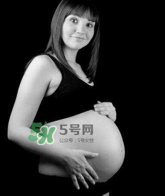 頭胎有妊娠線二胎沒(méi)有是因?yàn)閷殞毿詣e不一樣嗎？
