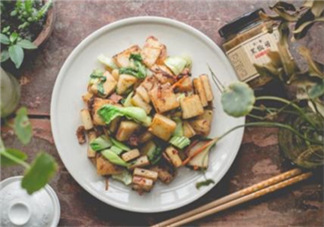 隔夜菜放冰箱能吃嗎？吃隔夜菜有哪些危害？
