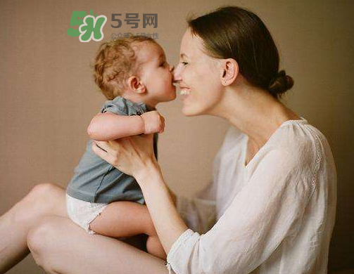 八月份坐月子可以開空調(diào)嗎？8月份坐月子可以開空調(diào)嗎？
