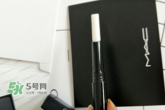 mac唇部打底膏怎么用？mac唇部打底使用方法