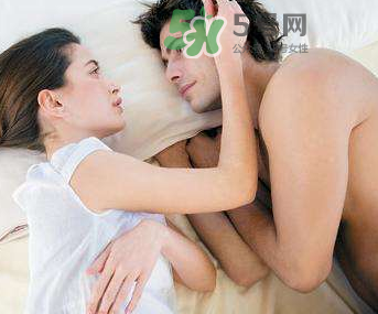 夫妻經常親熱有哪些好處？夫妻性生活重要嗎？