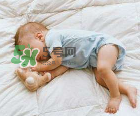 孩子尿床是缺什么？孩子尿床補什么?