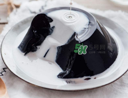 燒仙草里一般加什么？燒仙草為什么叫燒仙草