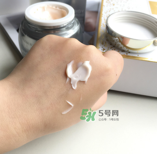 赫蓮娜至美溯顏菁華霜好用嗎？赫蓮娜至美溯顏菁華霜怎么樣？