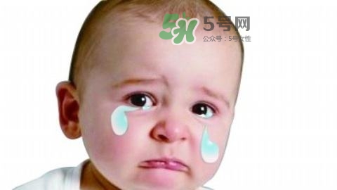 新手爸媽必看，七天教小嬰兒戒夜奶一覺到天亮