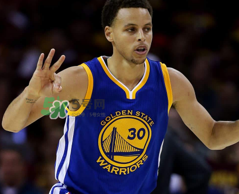 under armour curry 4庫(kù)里第四代戰(zhàn)靴中國(guó)配色怎么樣？