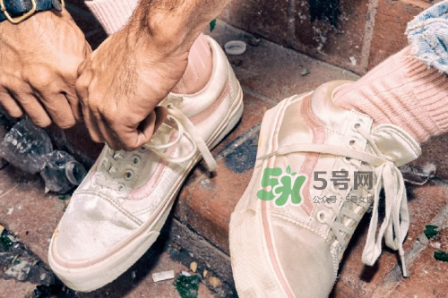 opening ceremony與vans聯(lián)名帆布鞋多少錢_哪幾款顏色？