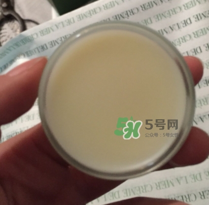 海藍之謎唇霜怎么用？海藍之謎修護唇霜使用方法