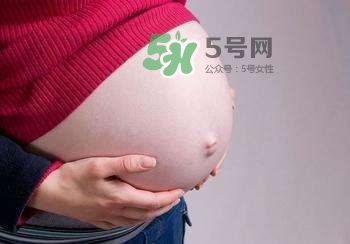 孕期可以蹲著上廁所嗎？孕期上廁所會(huì)壓到寶寶嗎？
