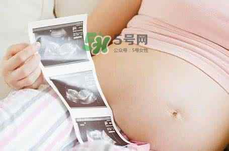 孕期可以蹲著上廁所嗎？孕期上廁所會(huì)壓到寶寶嗎？
