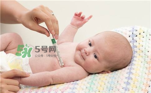 新手爸媽必看，七天教小嬰兒戒夜奶一覺到天亮
