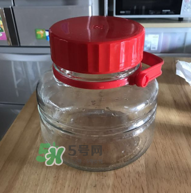 自制青梅酒的做法 青梅酒泡多久可以喝？